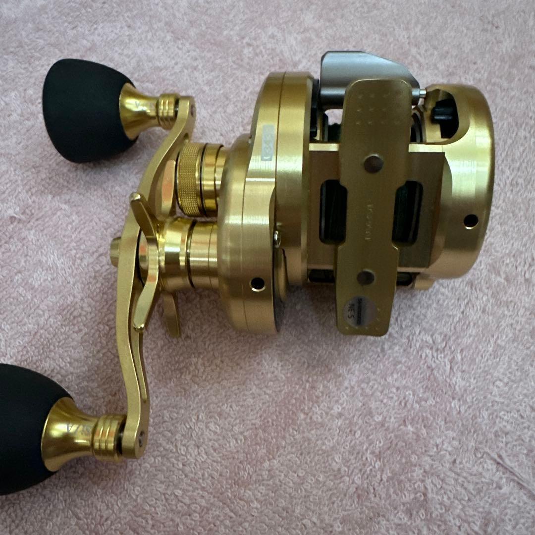 CALCUTTA CONQUEST 101HG ゴールド ベイトリール