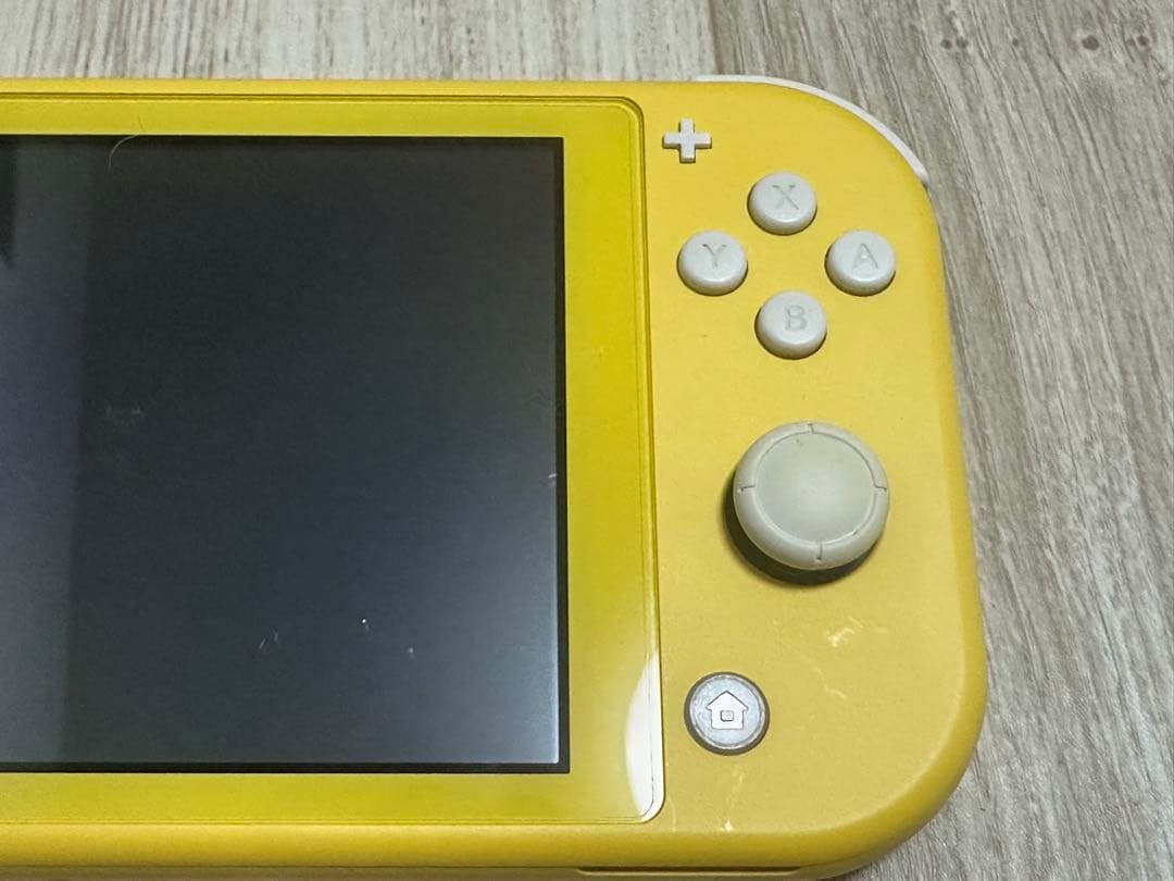 Nintendo Switchライト イエロー 本体とソフトセット