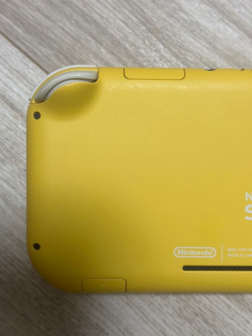 Nintendo Switchライト イエロー 本体とソフトセット