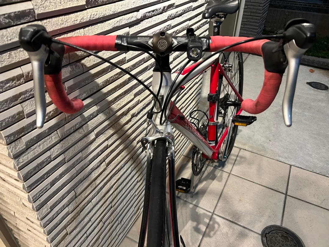 ヒ*キ様 Trek ロードバイク 赤/シルバー 700C（空気入れ付き）