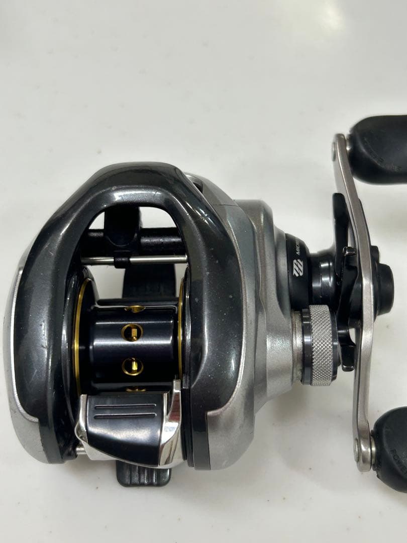 ☆13nium HG ベイトリール (右)シルバー