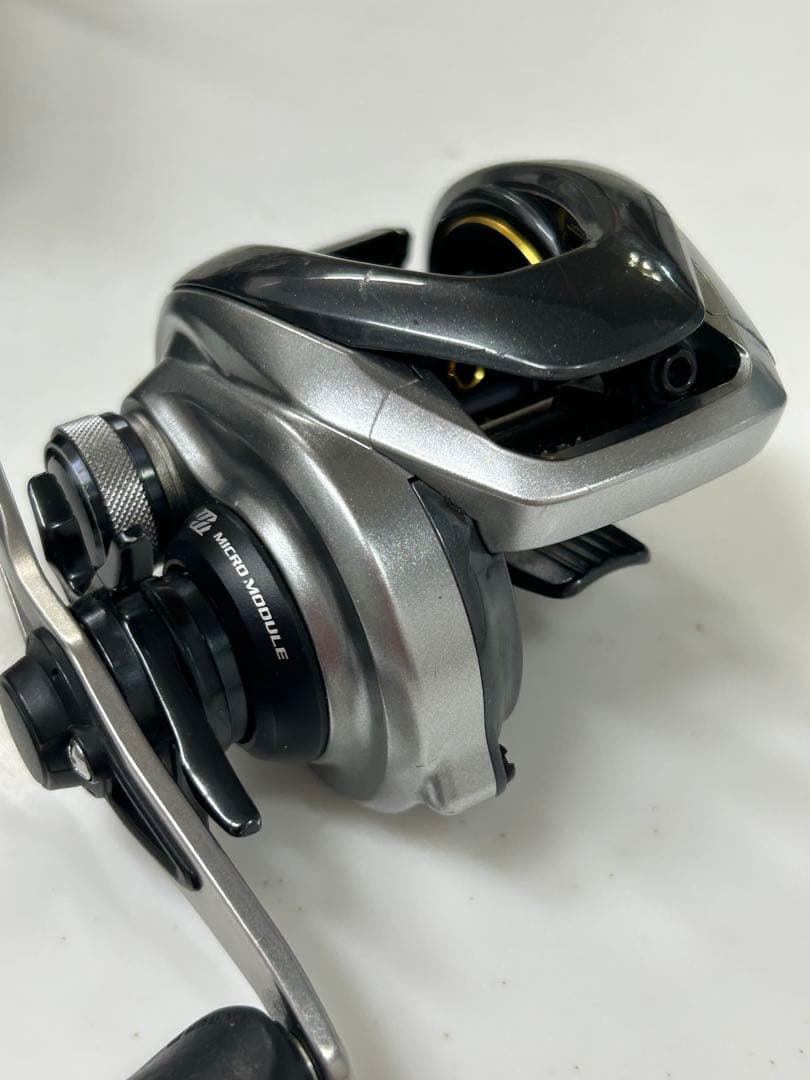 ☆13nium HG ベイトリール (右)シルバー