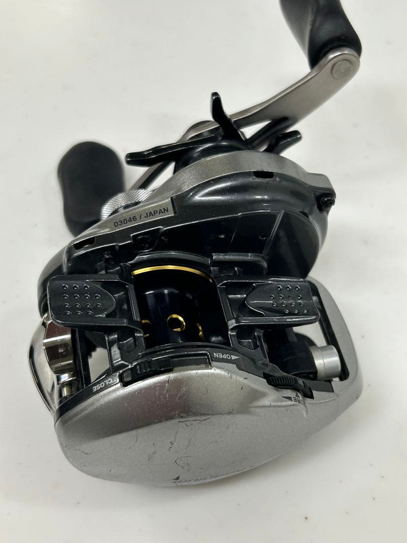 ☆13nium HG ベイトリール (右)シルバー