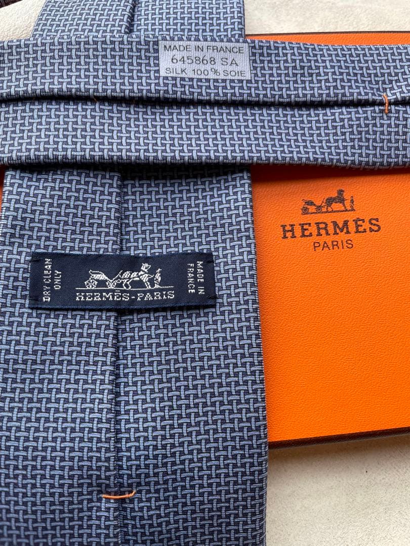 【極美品】HERMES ネイビー 幾何学模様 ネクタイ
