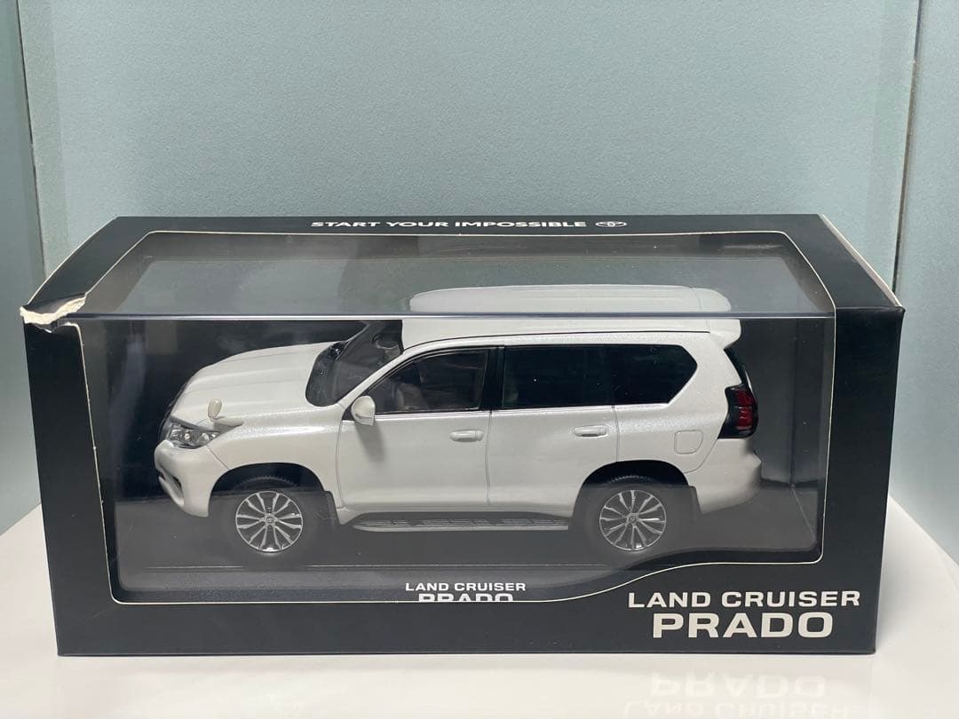 トヨタ　ランドクルーザープラド　ミニカー（1/30 ダイキャスト）