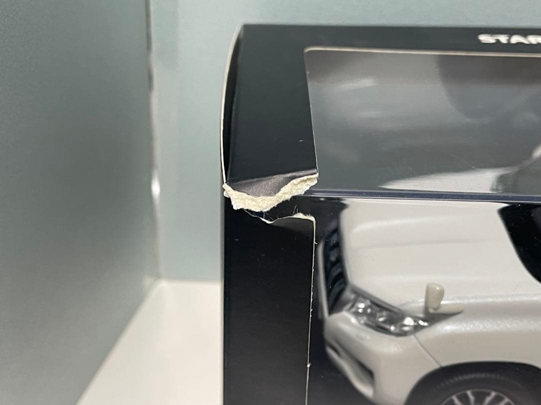 トヨタ　ランドクルーザープラド　ミニカー（1/30 ダイキャスト）