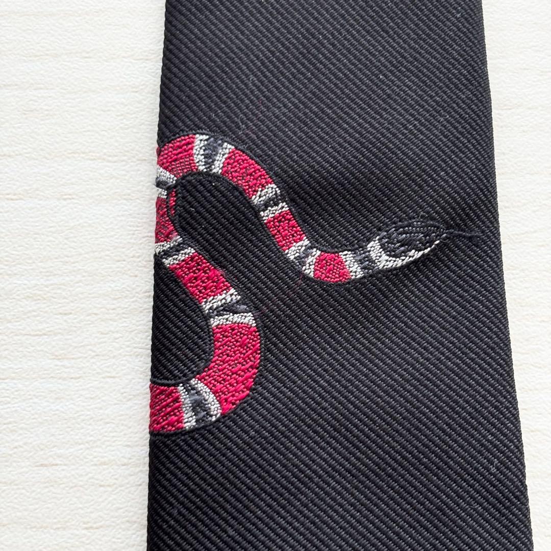 GUCCI グッチ 箱 袋 付き スネーク刺繍 無地 ソリッド ネクタイ 黒 蜂