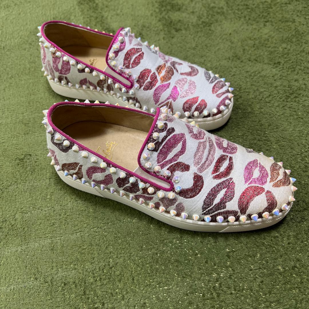 クリスチャンルブタン　スニーカー　スタッズ　スリッポン