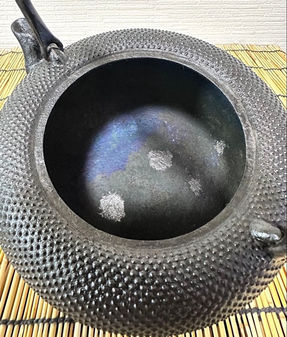 ほぼ未使用品 南部虎山工房造 １５型 姥口アラレ　南部鉄瓶　南部鉄器　鉄瓶