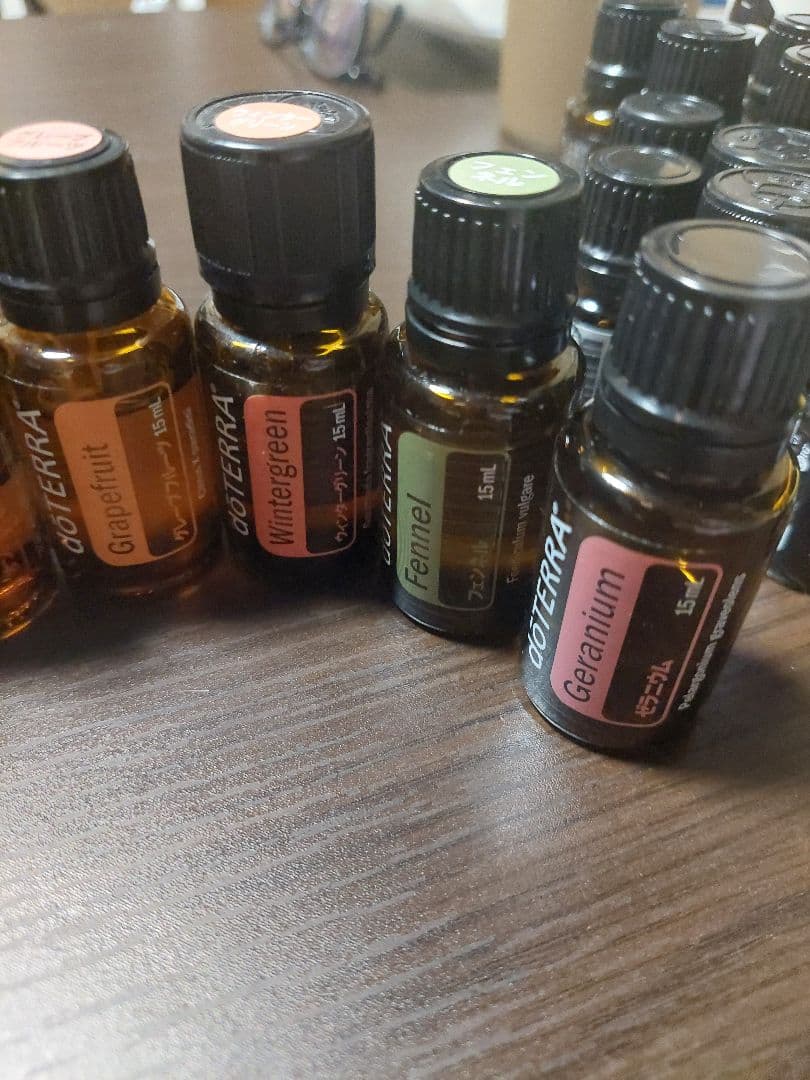 24時間限定値下げ　doTERRA エッセンシャルオイル セット２4本おまけつき