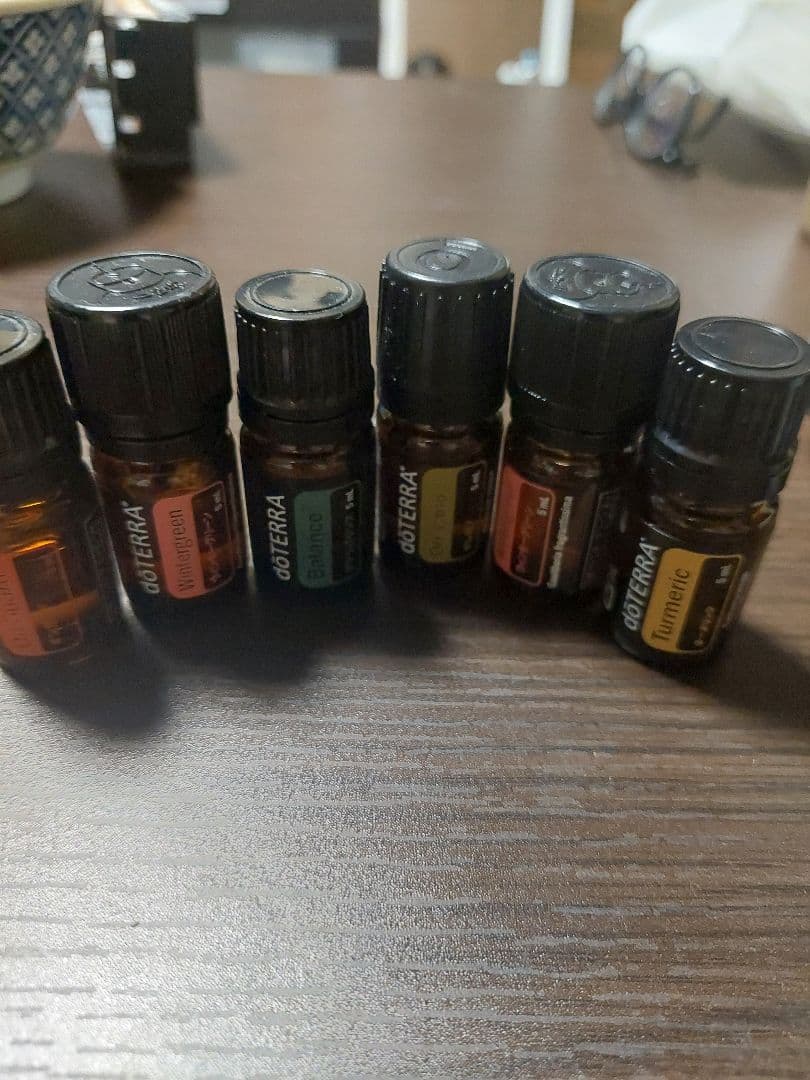 24時間限定値下げ　doTERRA エッセンシャルオイル セット２4本おまけつき