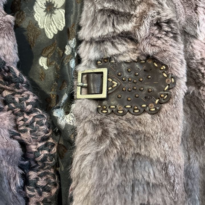 100%ラビットピンクの可愛い毛皮　美品