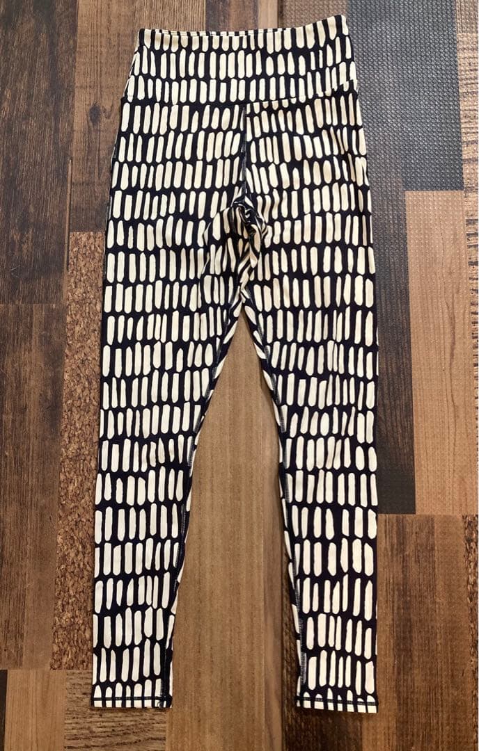 新品同　エミヨガ　Tシャツ＆レギンス サイズ1 M