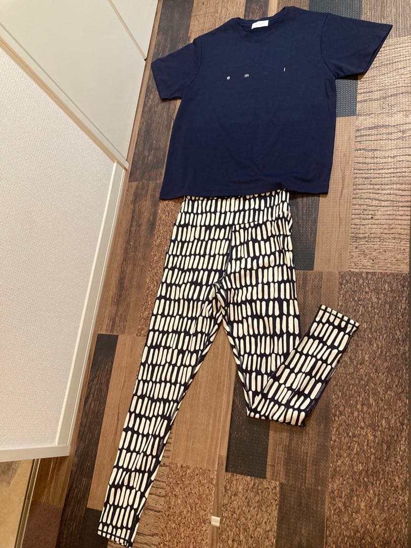 新品同　エミヨガ　Tシャツ＆レギンス サイズ1 M