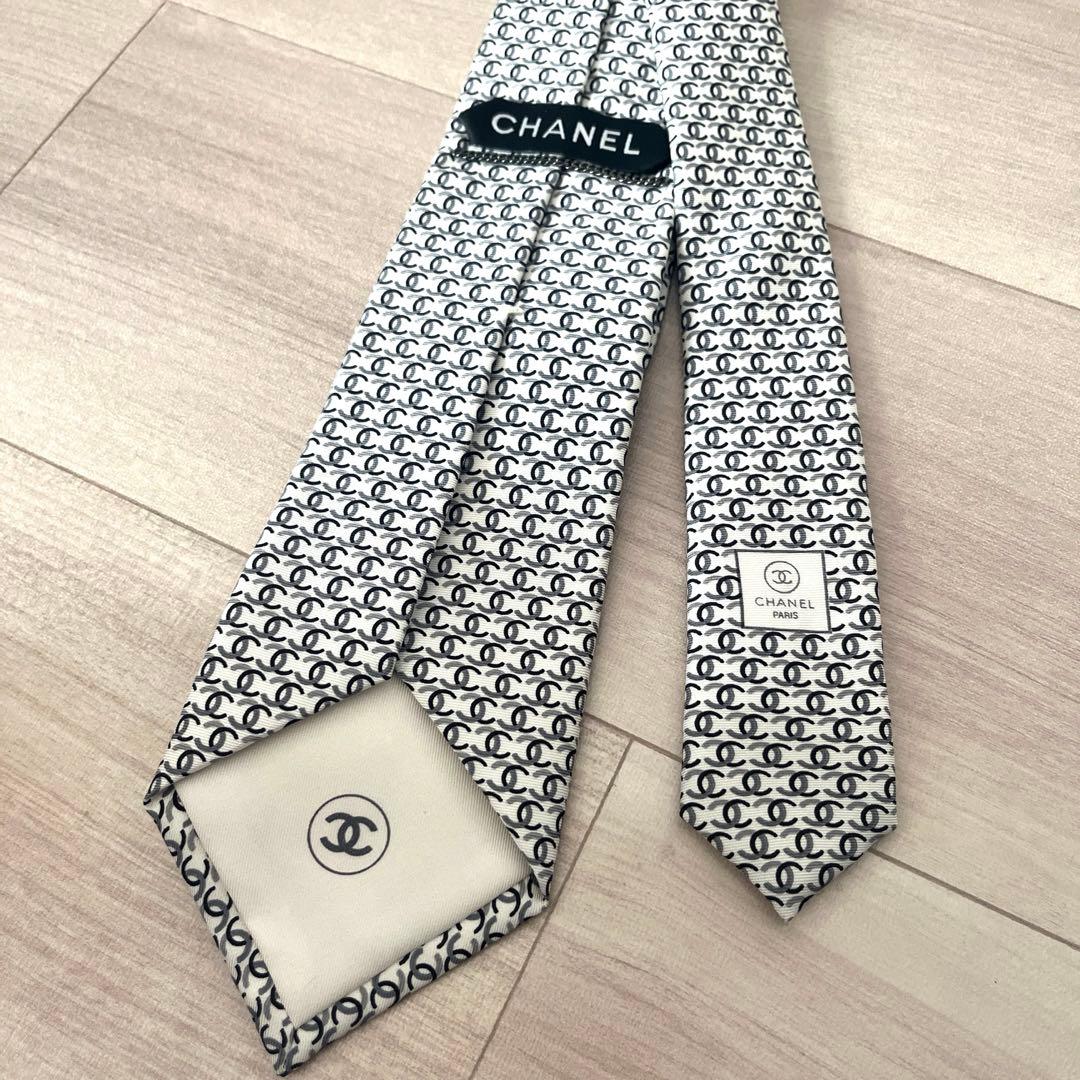シャネル　ロゴ総柄　ネクタイ　シルク