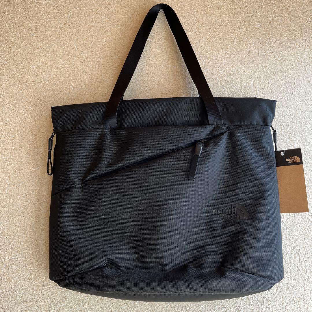 ノースフェイス　ブラック　ピレネートート