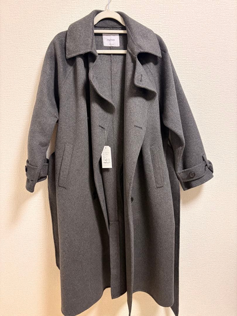 美品グレー ロングコート ベルト付き（タグ付き）