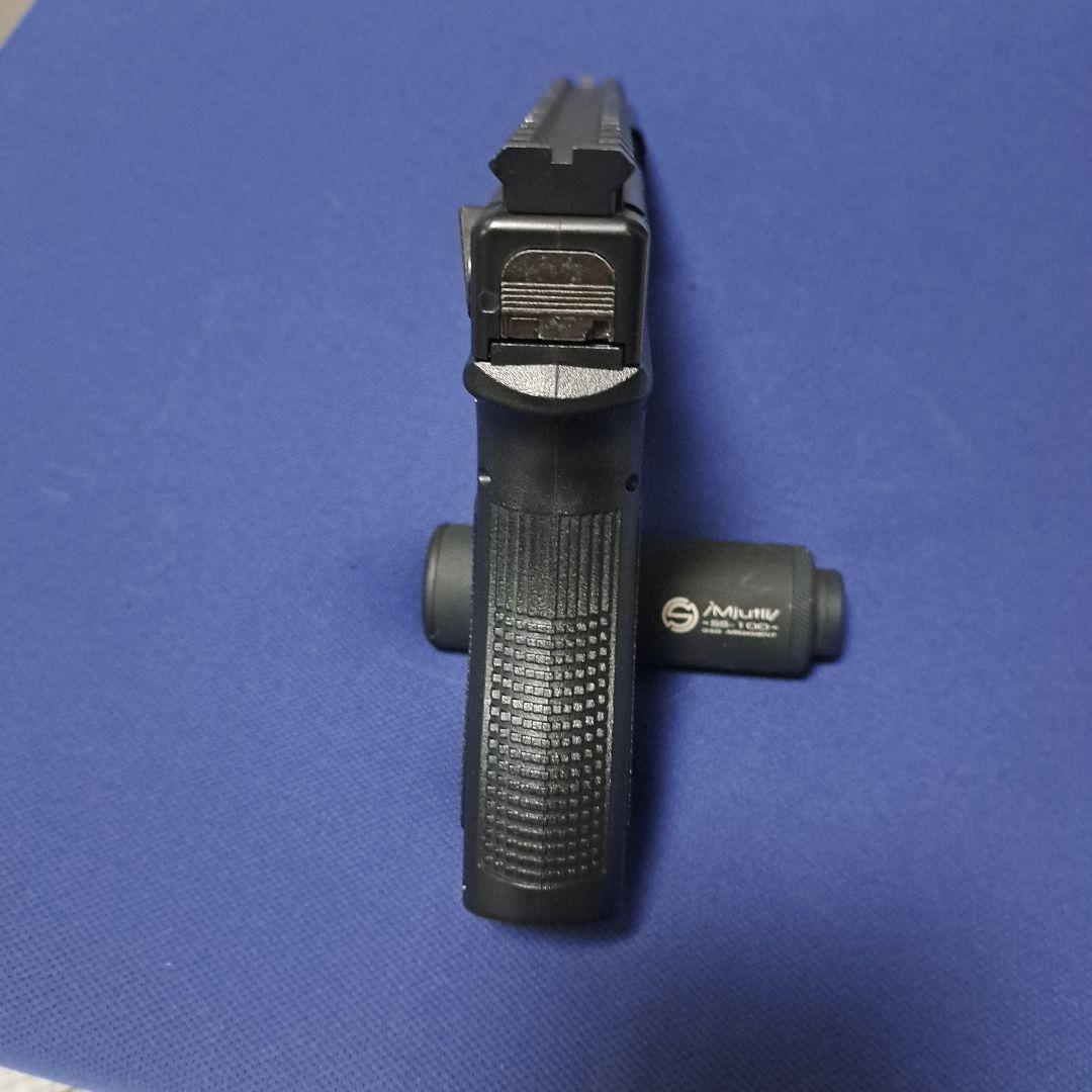 グロッグ18C電動東京マルイマウントレイルサイレンサー付き