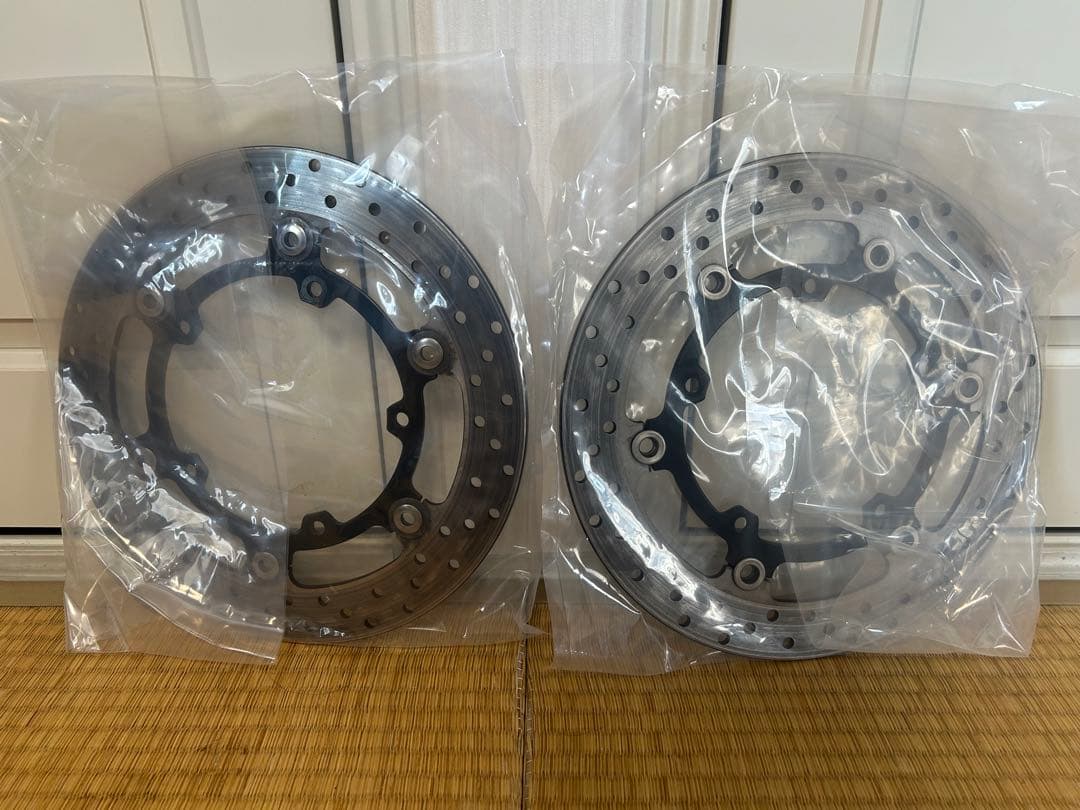 XSR900GP 純正ブレーキディスク