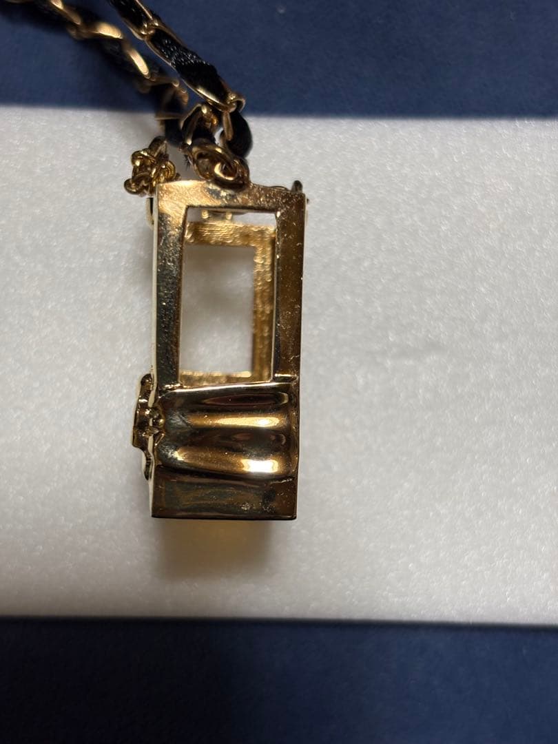 CHANEL N°19 ゴールドリボン ネックレス 香水セット