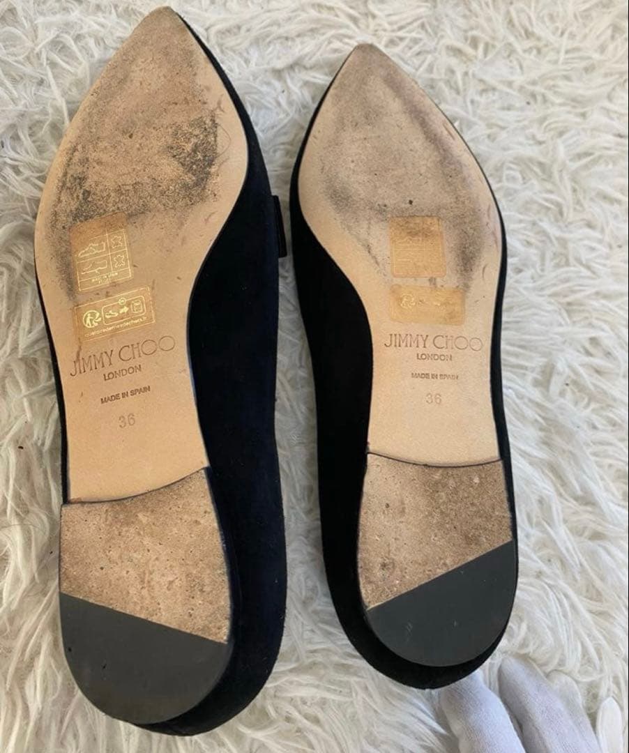 ジミーチュウ　フラットシューズ　スエード　黒　ロゴ金具　リボン