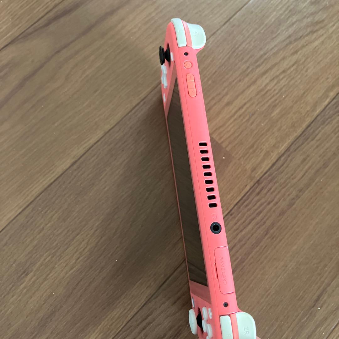 任天堂SwitchLite 左スティックのカバーなし