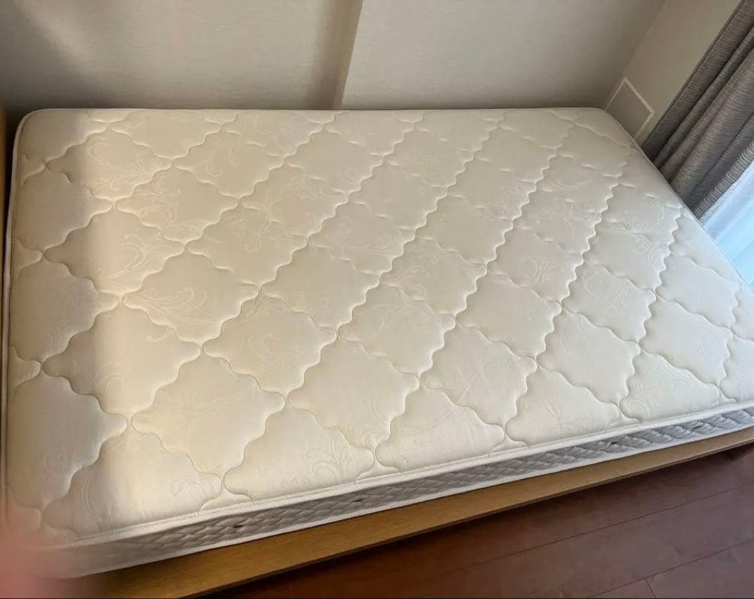 家具蔵　KAGURA 木製セミダブルベッドフレームとマットレス