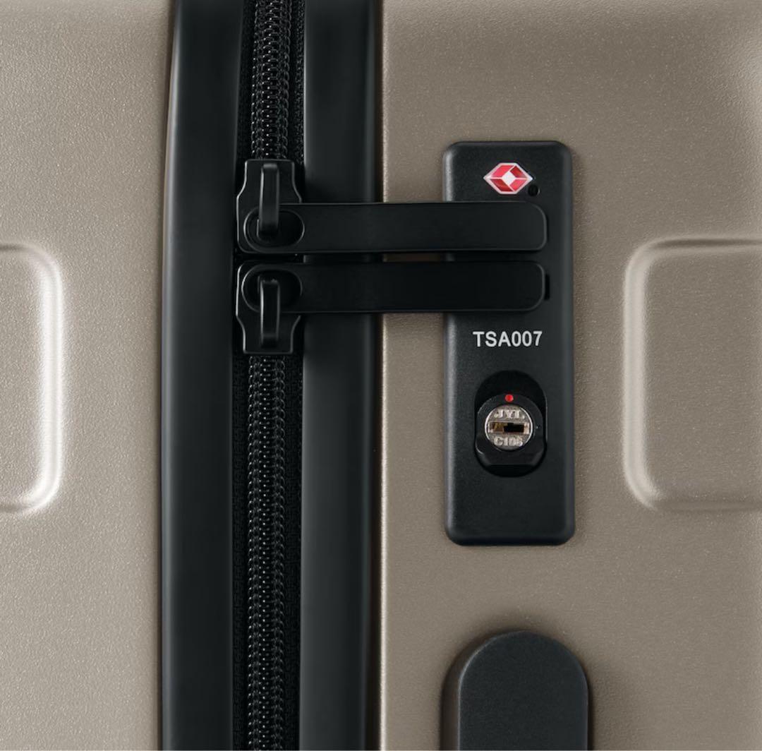 無印良品　キャリーケース TSAロック付き