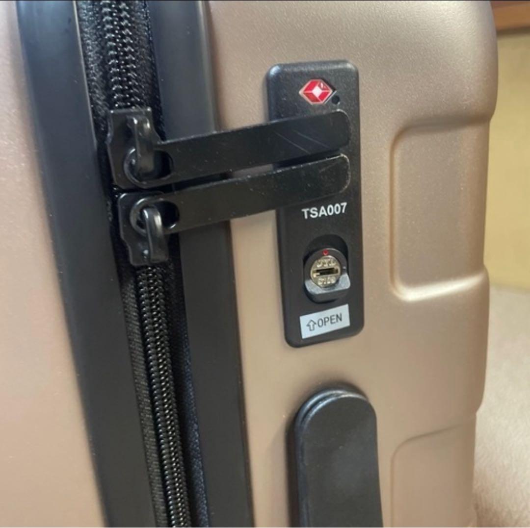 無印良品　キャリーケース TSAロック付き