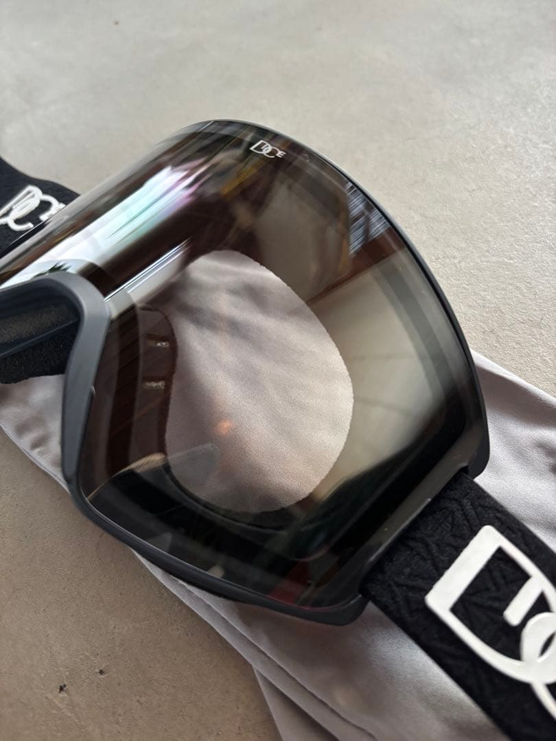 DICE ダイス SHOWDOWN ショーダウン ゴーグル　調光レンズ使用