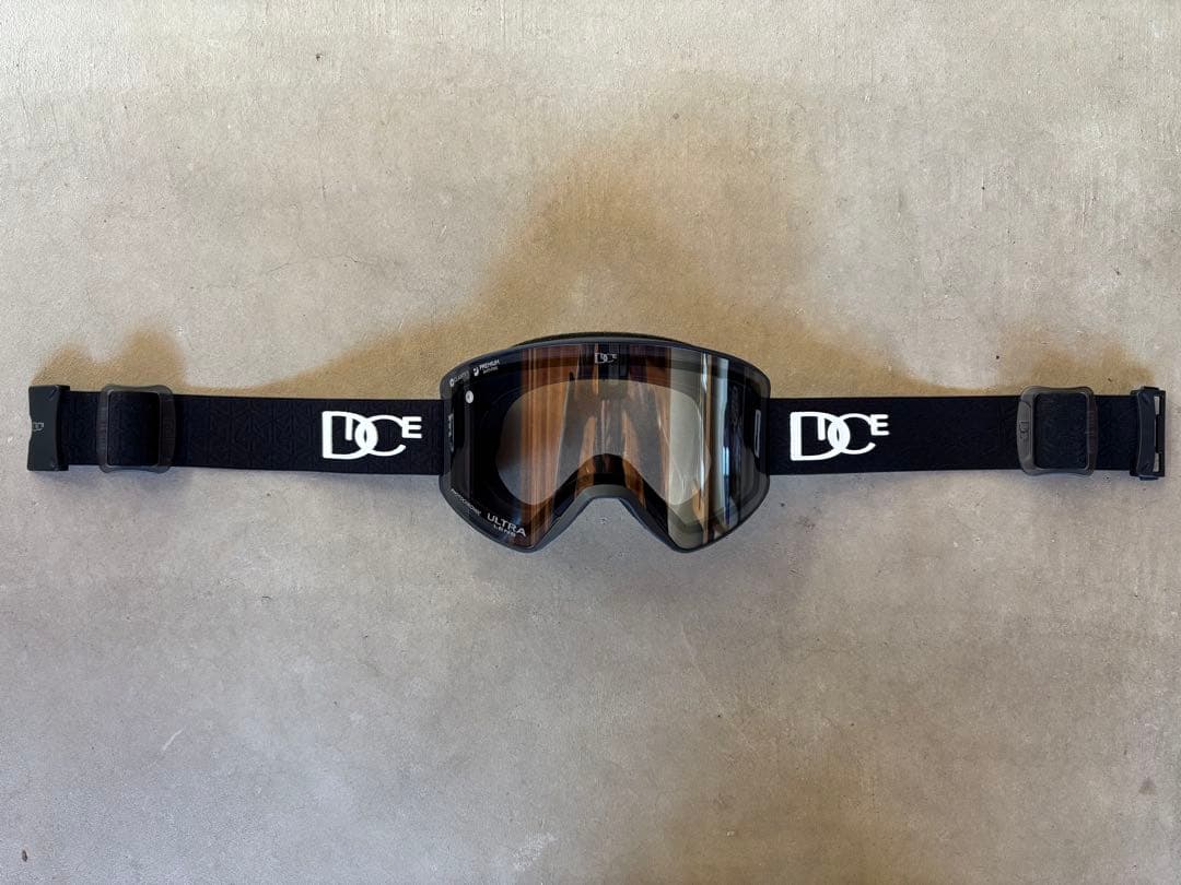 DICE ダイス SHOWDOWN ショーダウン ゴーグル　調光レンズ使用