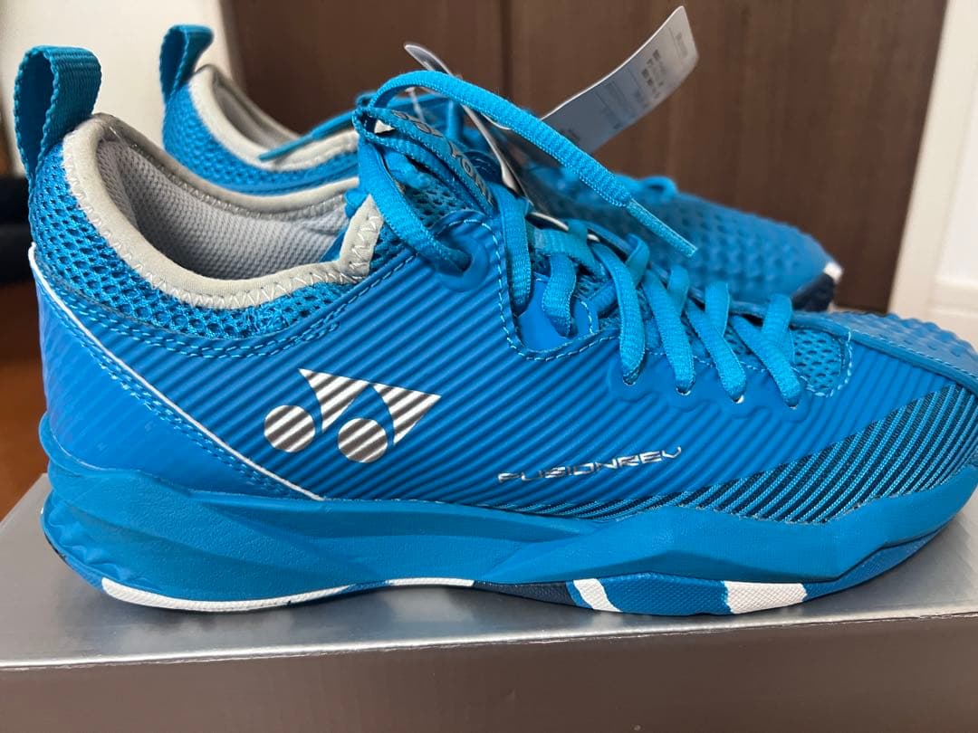 【未使用品】YONEX フュージョンレブ4メンGC 24.5cm