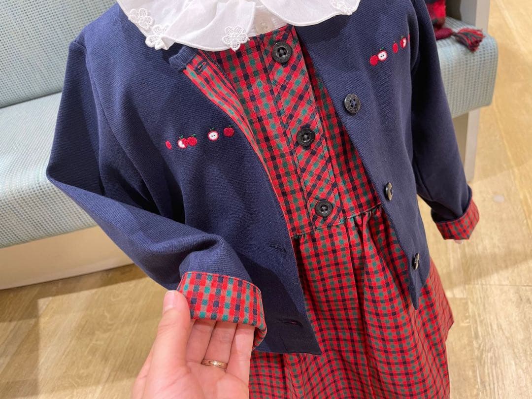 ファミリア　ワンピース　ジャンパースカート　カーディガン　110 現行品