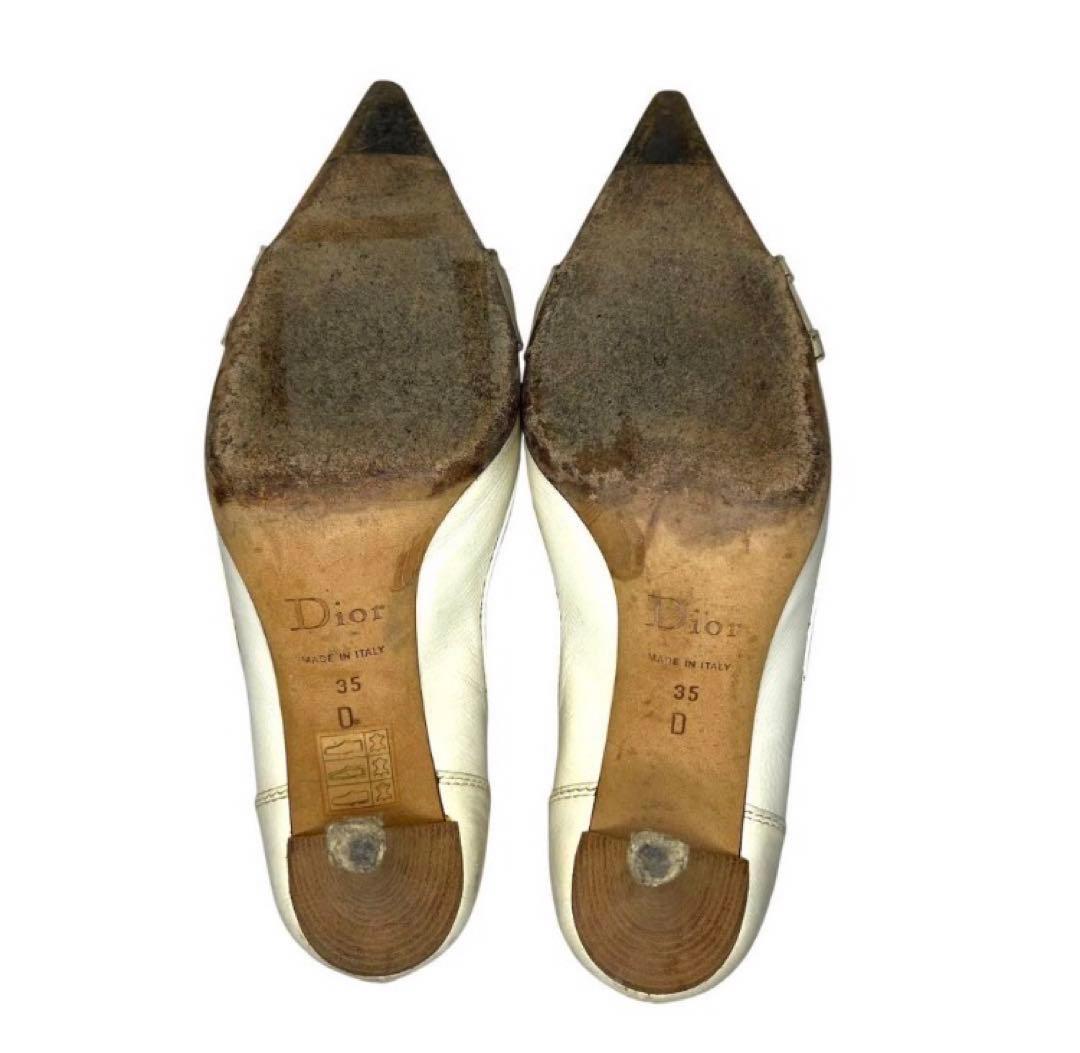 Dior ホワイト ポインテッドトゥ シューズ　レザー　バックル　装飾　８センチ