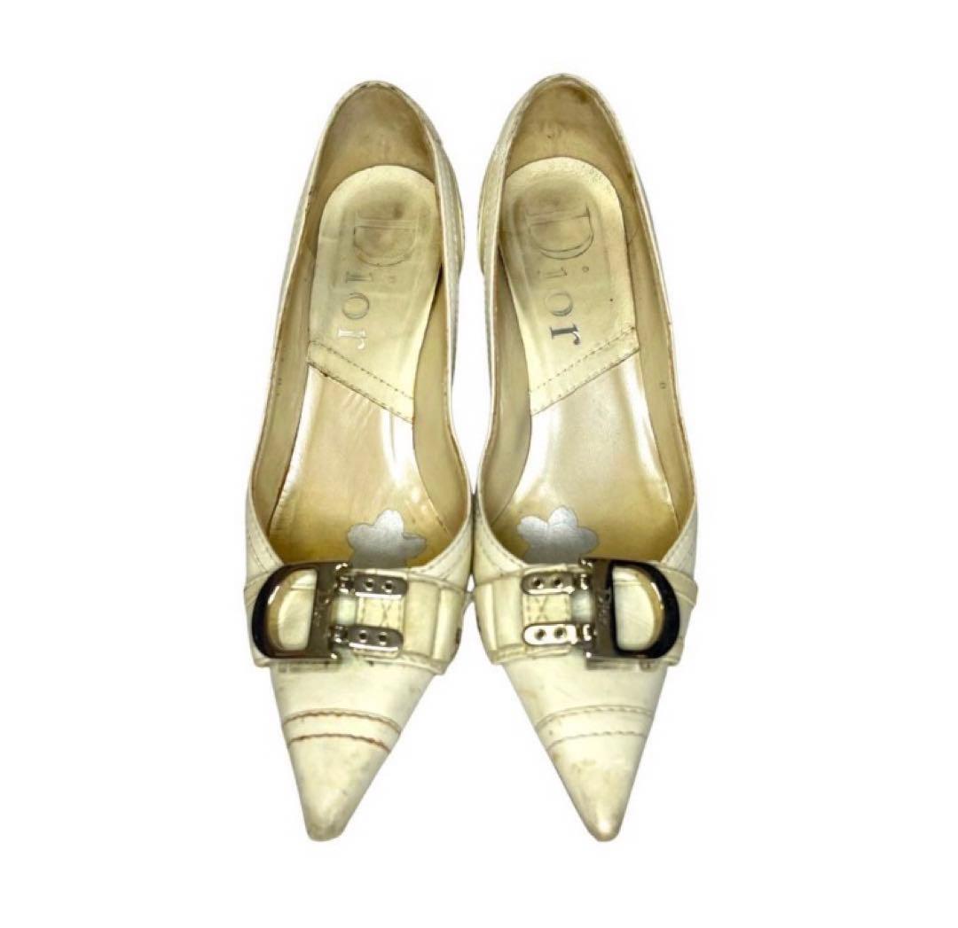 Dior ホワイト ポインテッドトゥ シューズ　レザー　バックル　装飾　８センチ