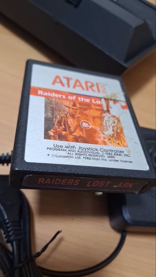 北米版ATARI2600本体ジャンク インディ・ジョーンズソフトおまけ付き