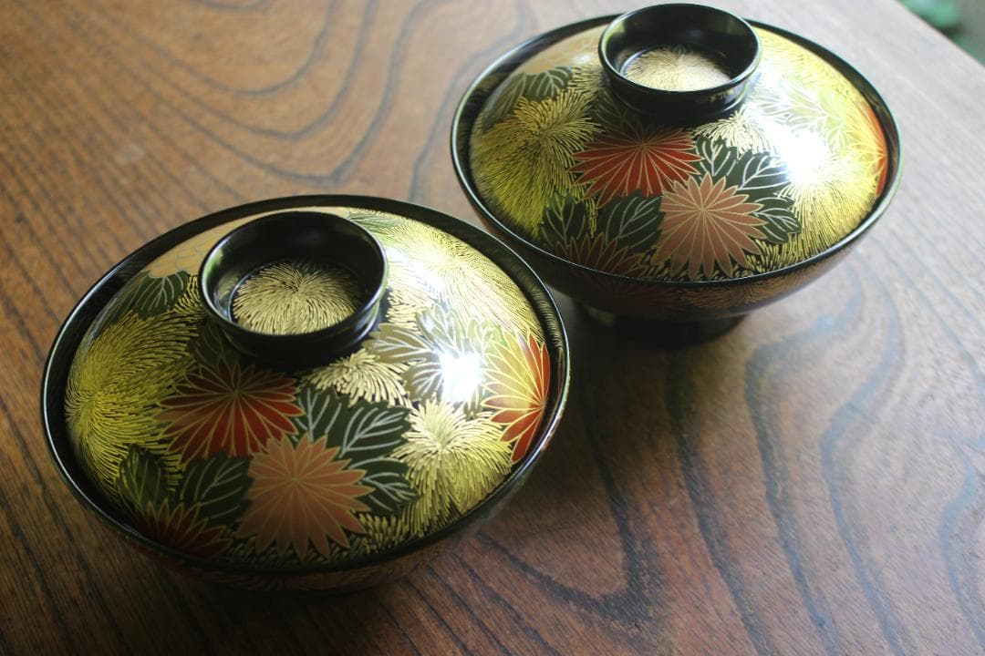 デッドストック！上質黒漆に極上菊詰沈金蒔絵のお椀2点（検輪島塗蒔絵椀雑煮椀