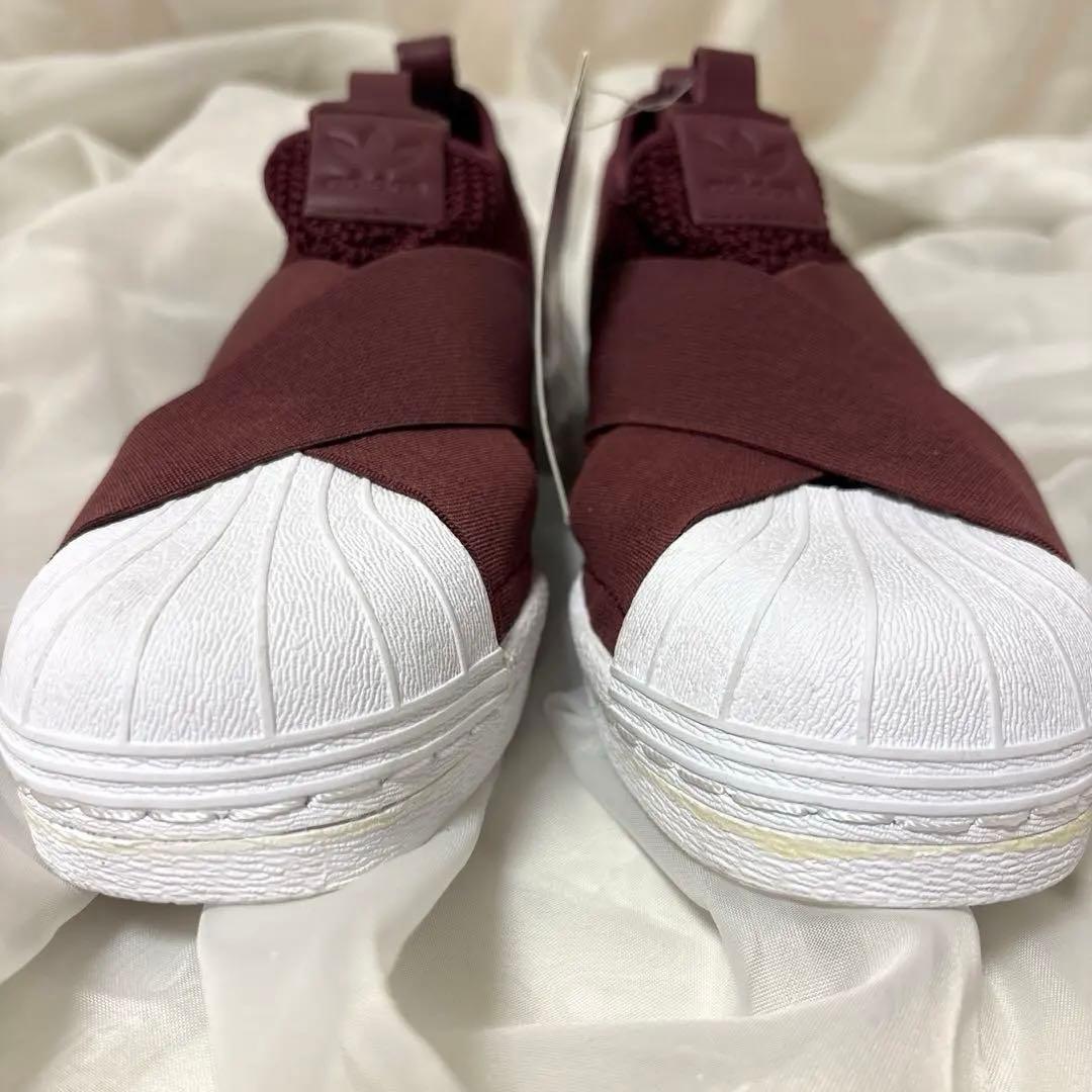 新品タグ付き！24.5センチadidas SS Slip OnWバーガンディ