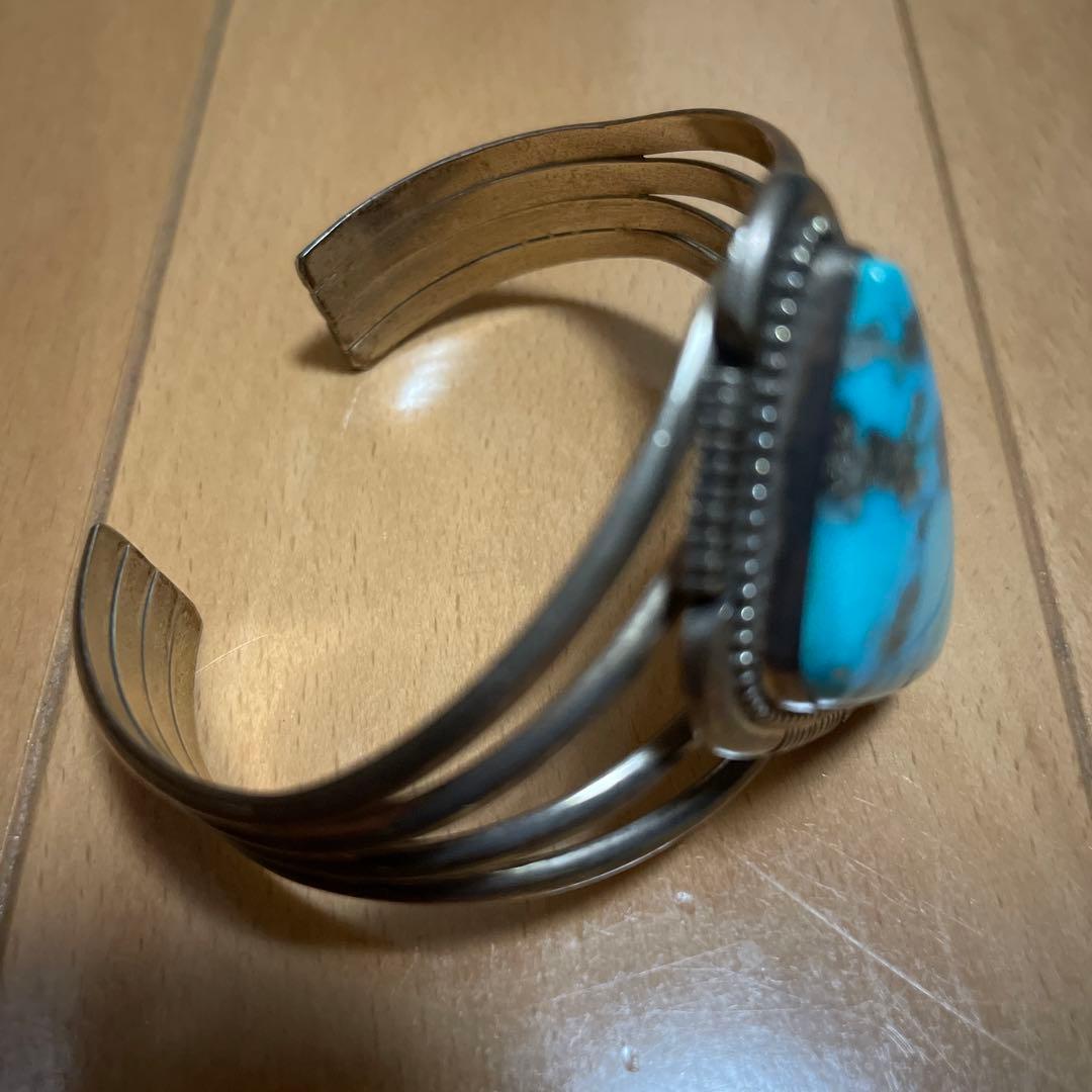 にゃんコロ　ターコイズ　バングル