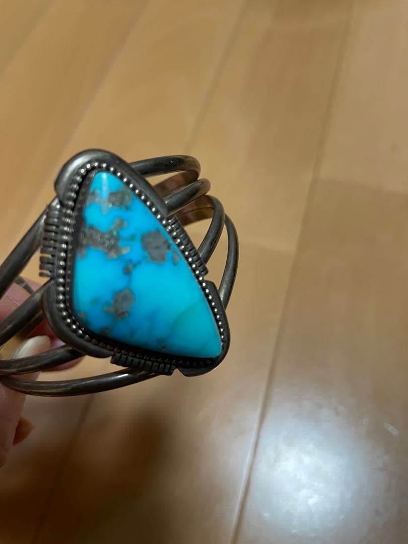 にゃんコロ　ターコイズ　バングル