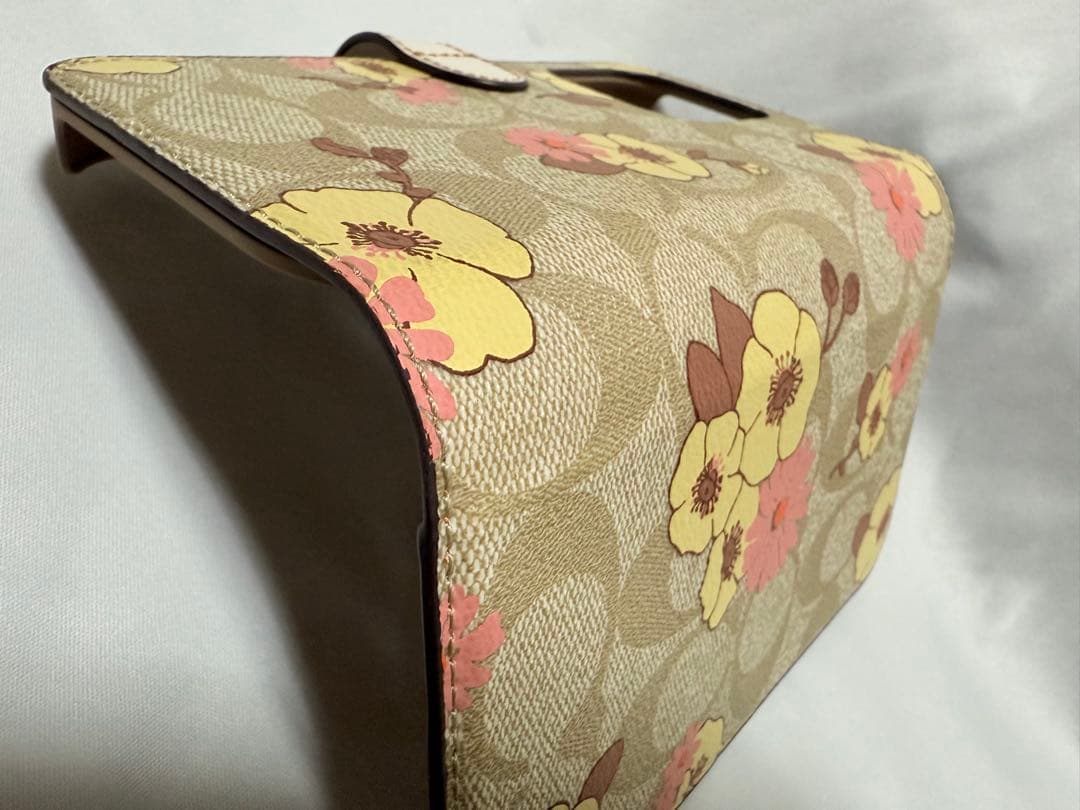 COACH iPhone 14 Pro 手帳型ケース 花柄