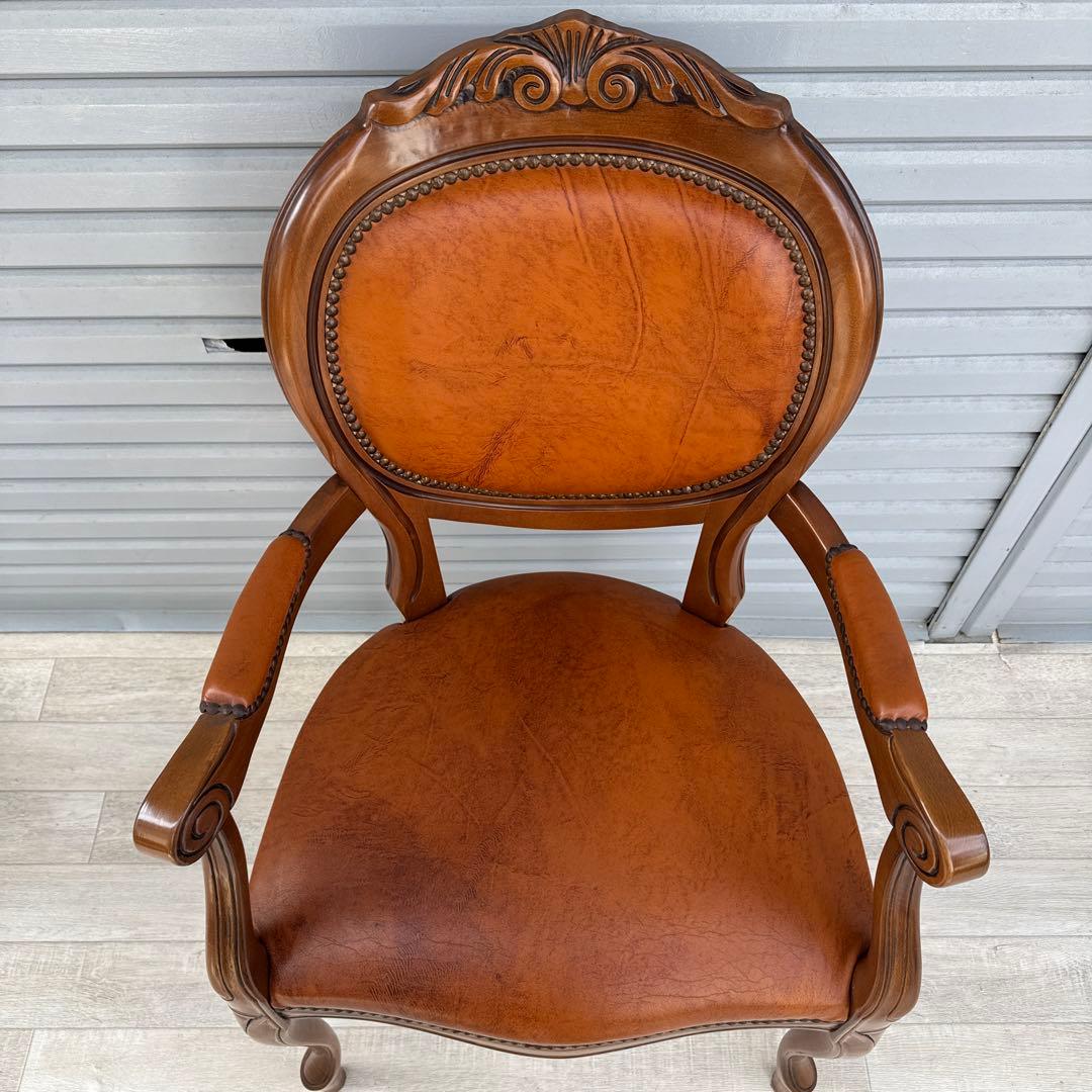 イタリア製 ハイバックチェア　鋲打ちロココ様式　彫刻　猫脚 アームチェア