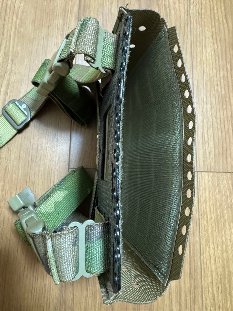 実物　VOLK TACTICAL GEAR LEG RIG