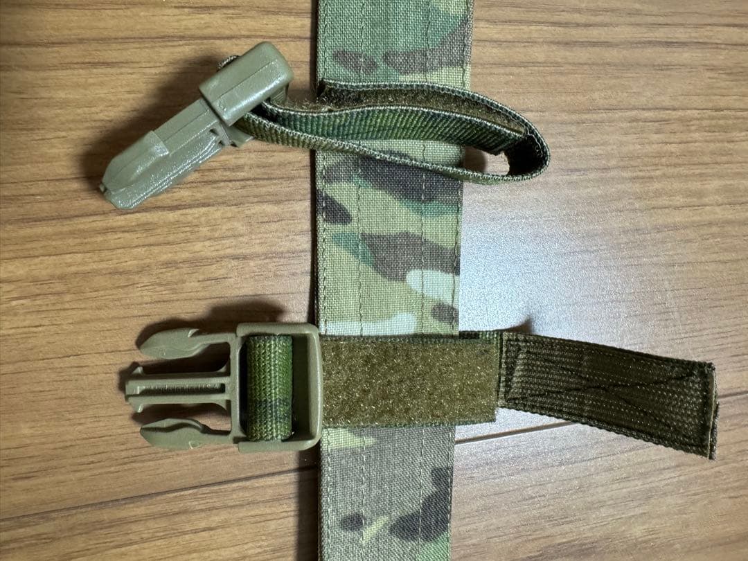 実物　VOLK TACTICAL GEAR LEG RIG