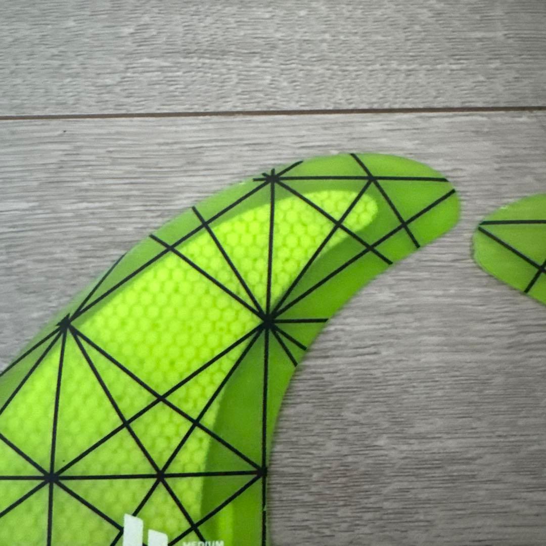 FCS KA サーフボードフィン ミディアムサイズ