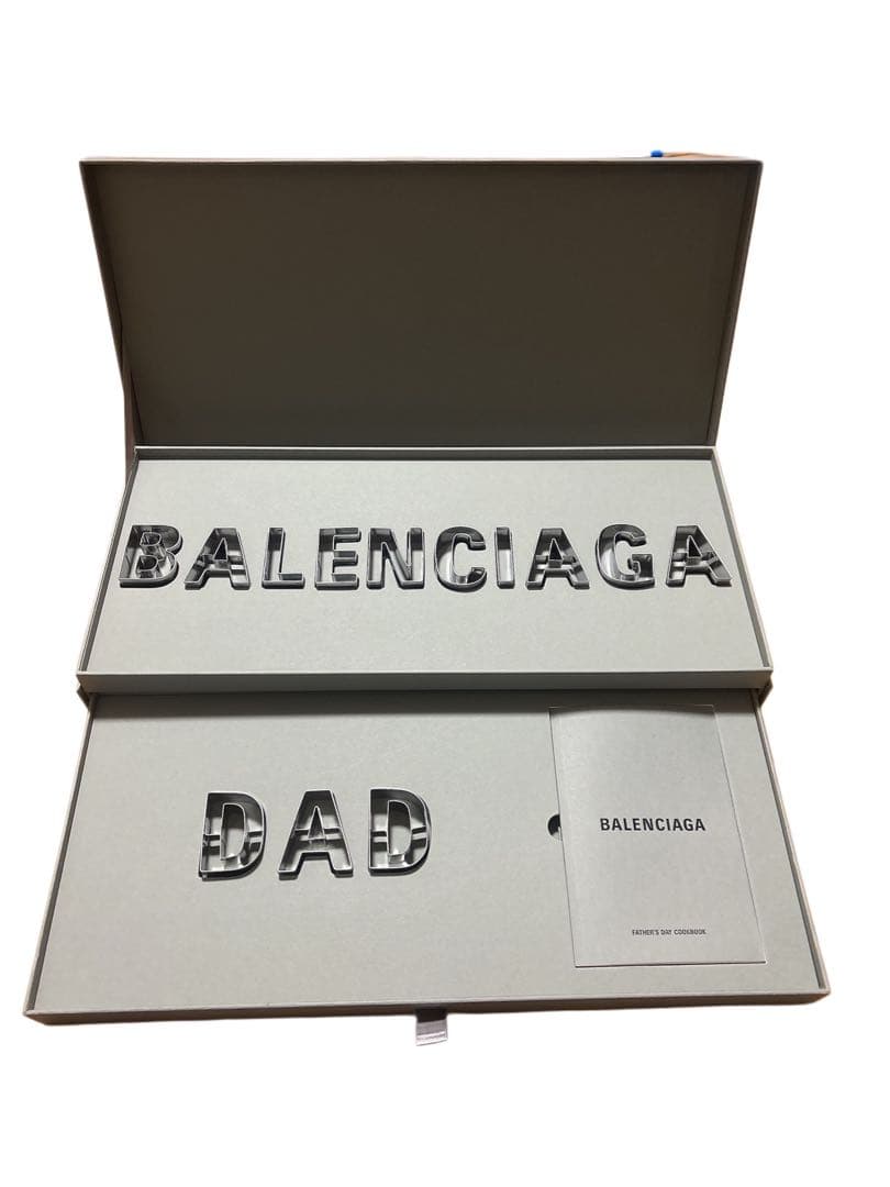 BALENCIAGA バレンシアガ バレンタイン ギフト クッキー型 非売品