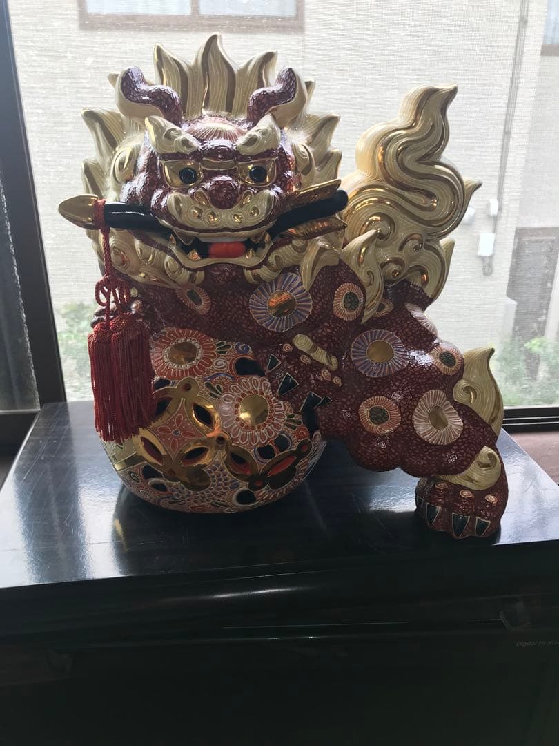 九谷焼 八幡窯 須栄義 刀咥 玉乗り獅子 高さ34cm