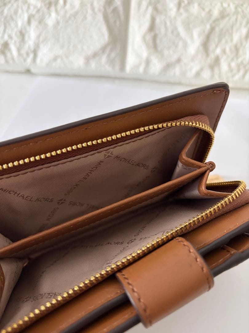 未使用 ⭐️ MICHAEL KORS マイケルコース 二つ折り財布 ブラウン
