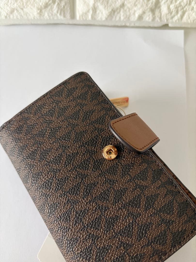 未使用 ⭐️ MICHAEL KORS マイケルコース 二つ折り財布 ブラウン