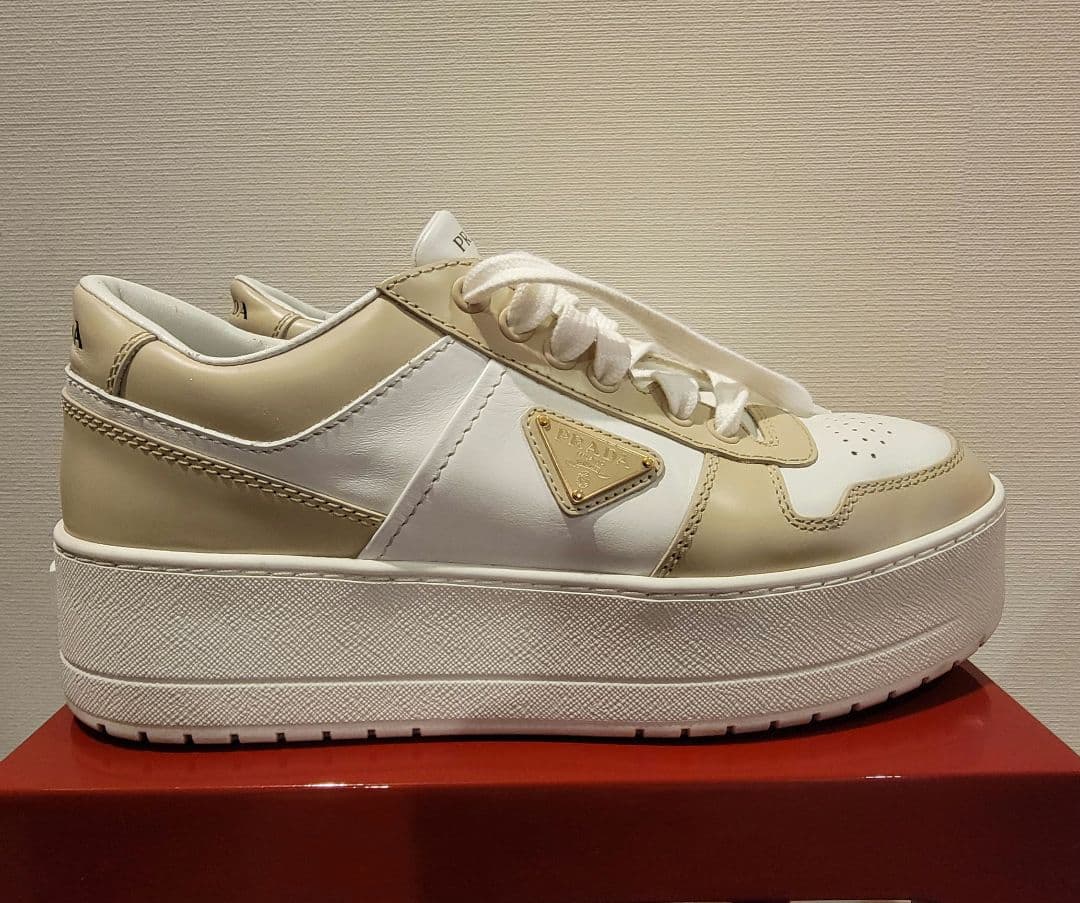 【美品・お値下】 プラダ ダウンタウン ボールド レザー スニーカー